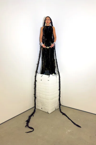 Look 9